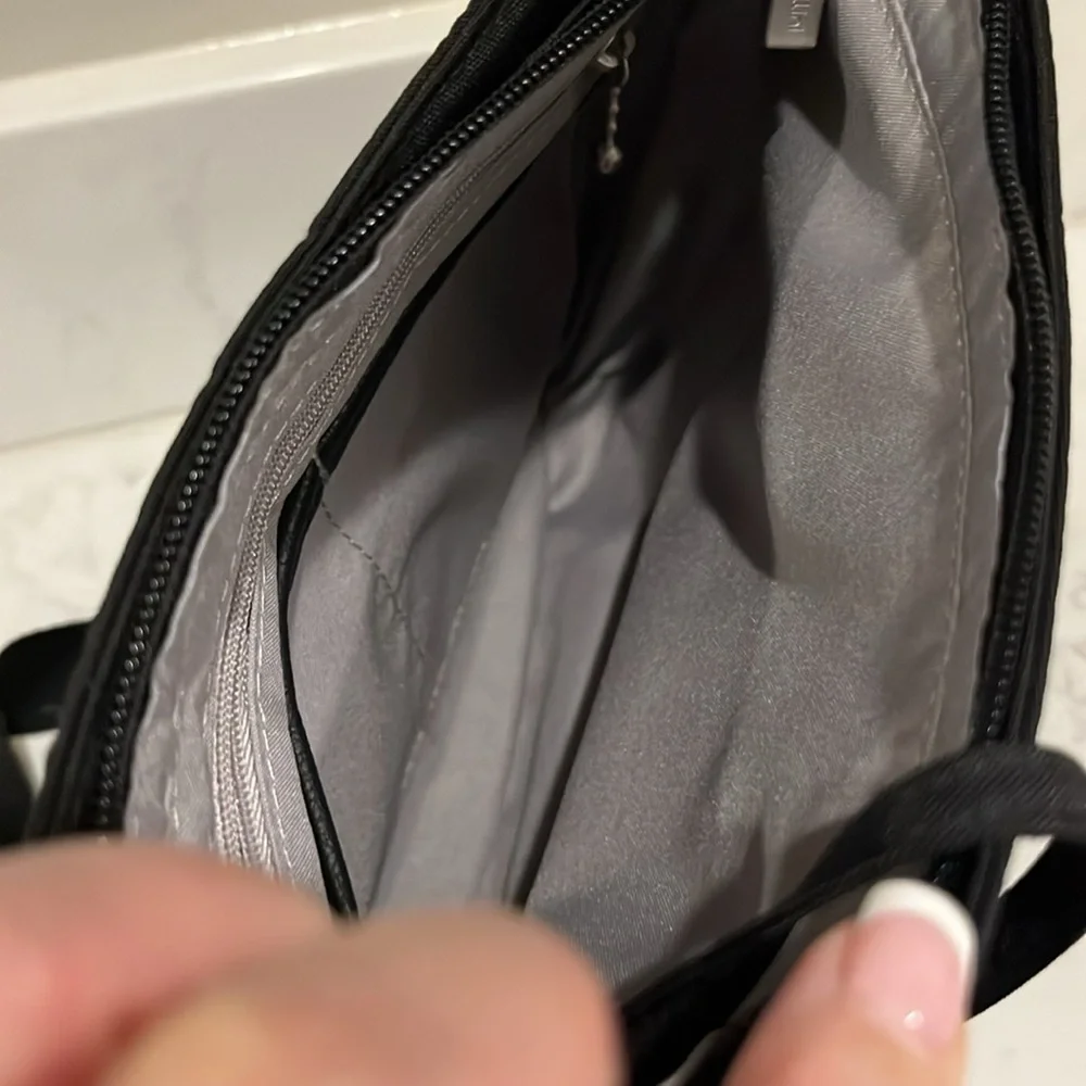 NWT! BAGGALLINI BLACK CROSSBODY BAG